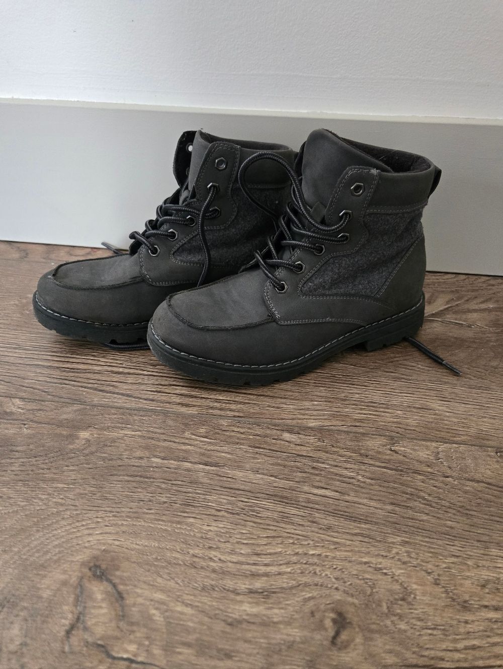 Boys Joe Fresh Lace-up Boots Size 2